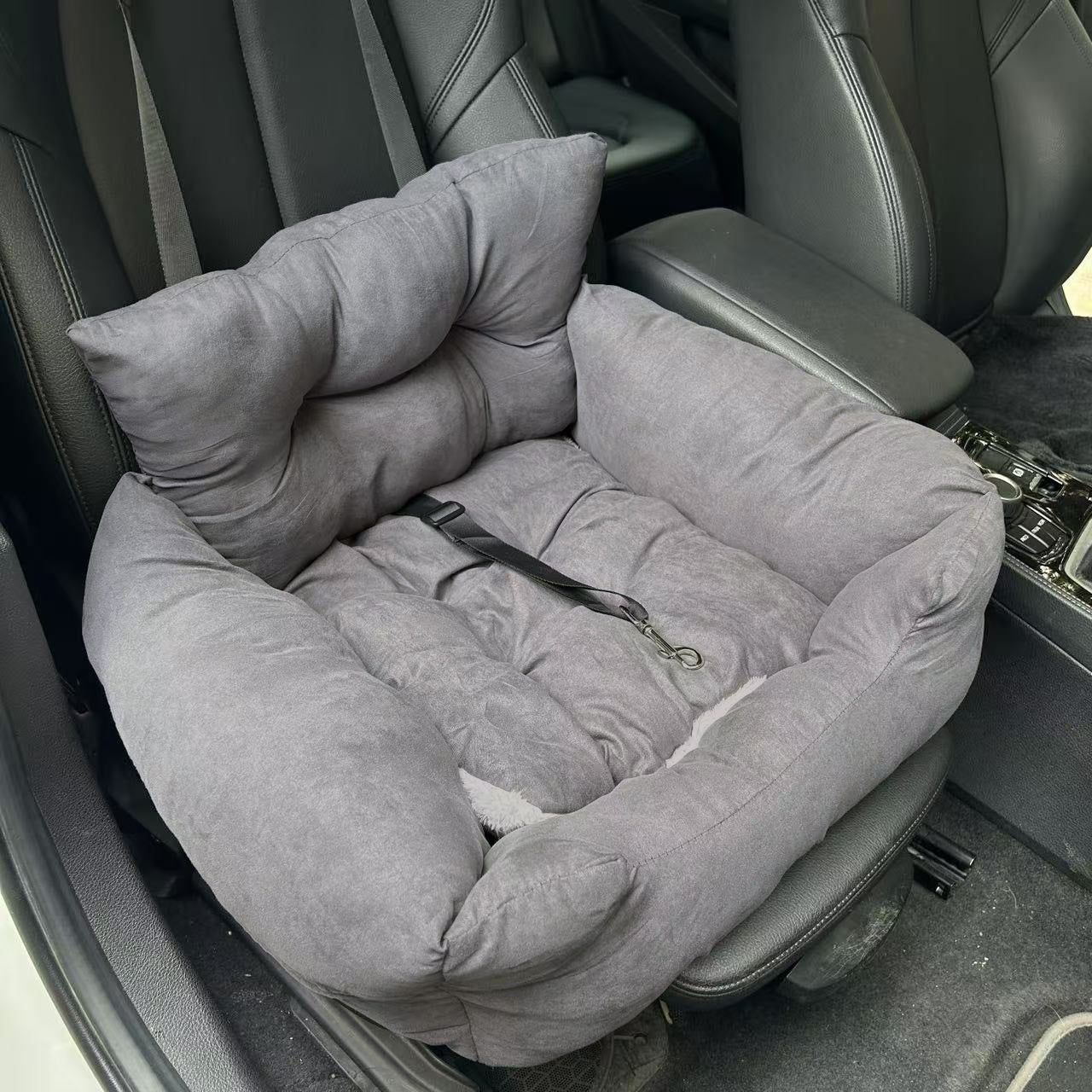 Travel in Comfort: The All-Season Universal Pet Car Carrier Seat